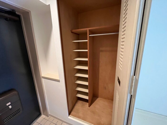 物件内観写真8　(靴箱)