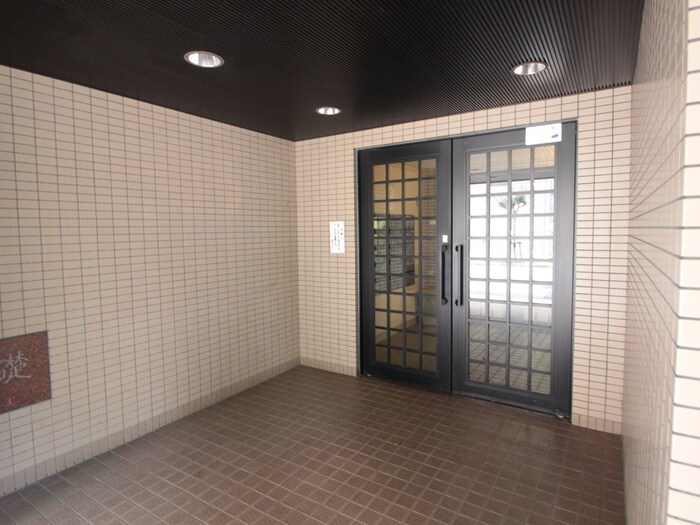 物件外観写真5　(エントランス部分)