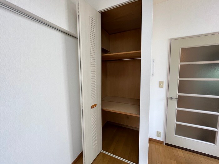 物件内観写真12　(収納)