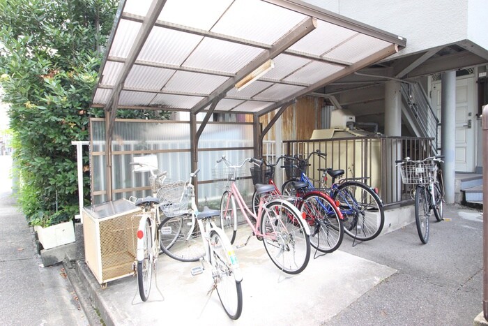 物件外観写真3　(駐輪場)