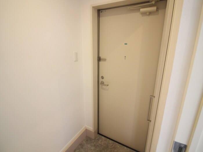 物件内観写真14　(玄関)