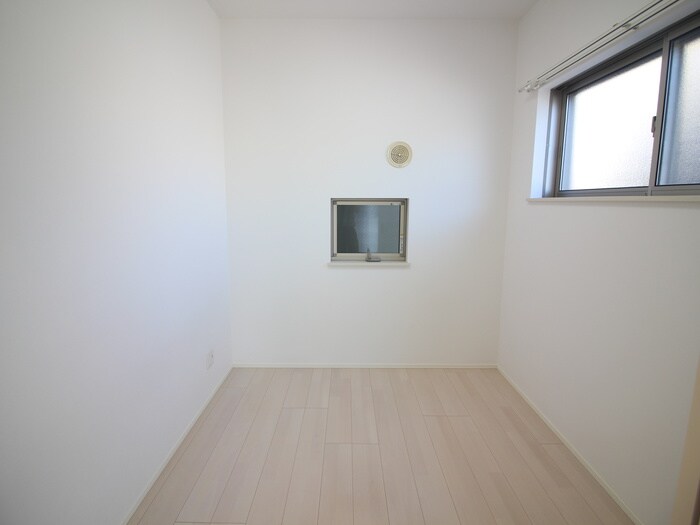 物件内観写真15　(居室)