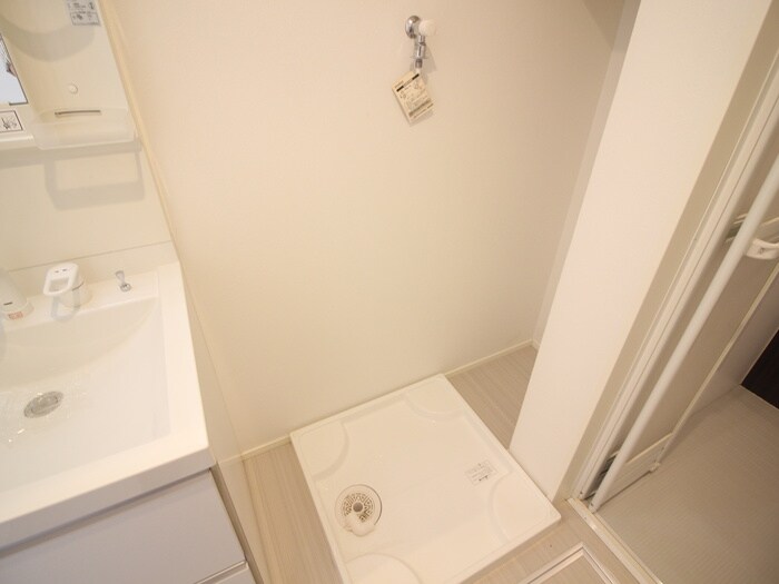 物件内観写真16　(洗濯機置場)