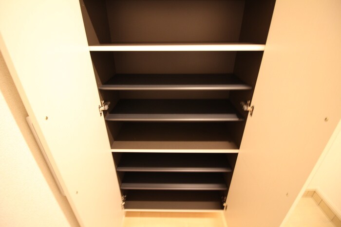 物件内観写真18　(靴箱)