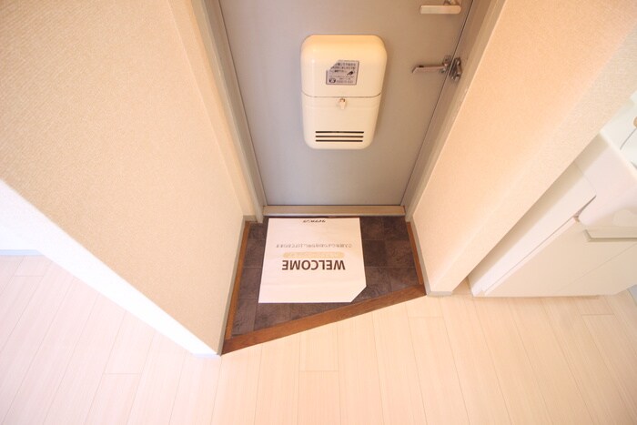 物件内観写真7　(玄関)