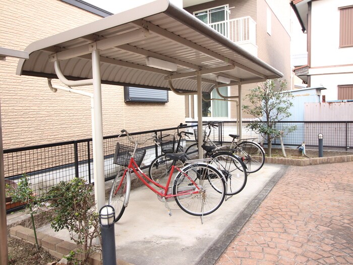 物件外観写真4　(駐車場)