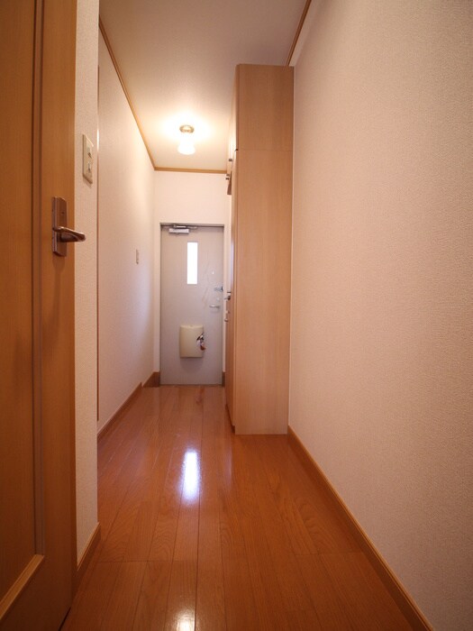 物件内観写真15　(廊下)