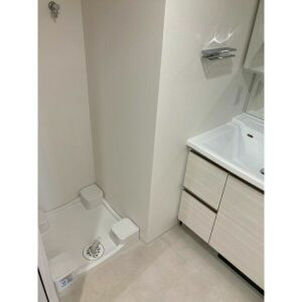 物件内観写真5　(洗濯機置場)