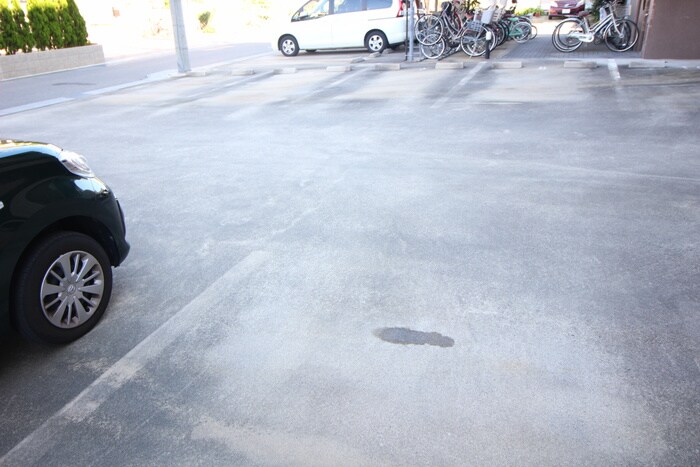 物件外観写真5　(駐車場)