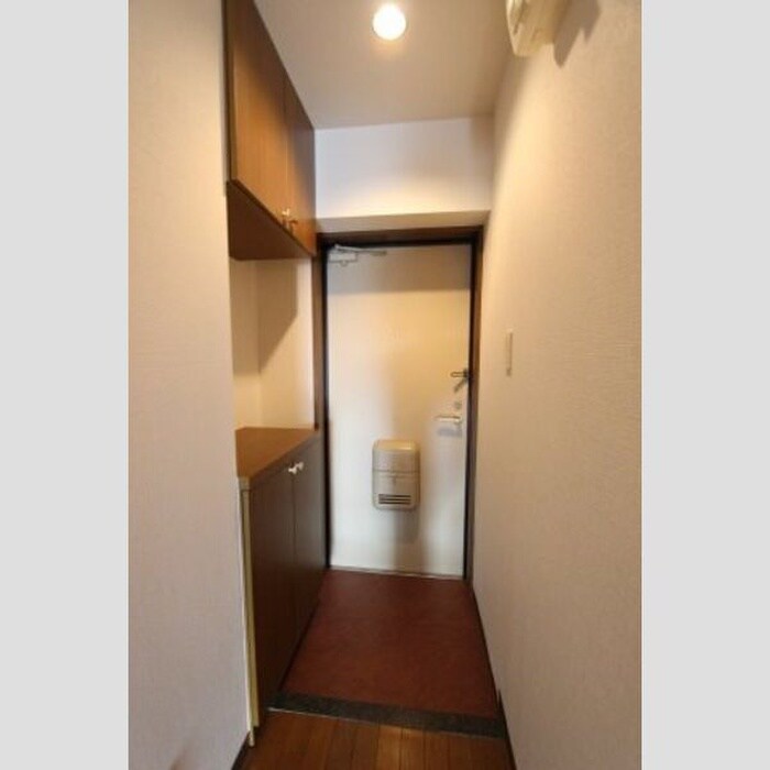 物件内観写真12　(玄関)