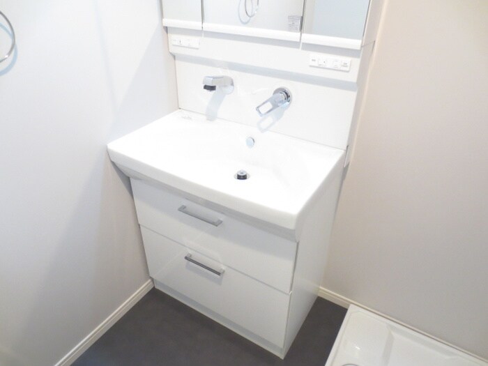 物件内観写真12　(洗面)