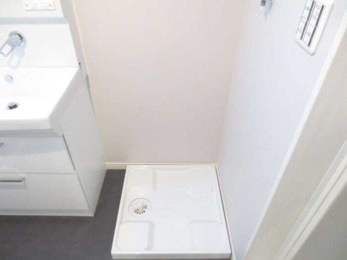 物件内観写真13　(洗濯機置場)