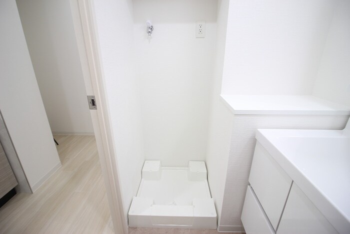 物件内観写真12　(洗濯機置場)