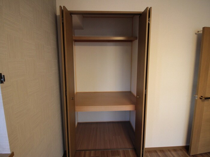 物件内観写真12　(収納)