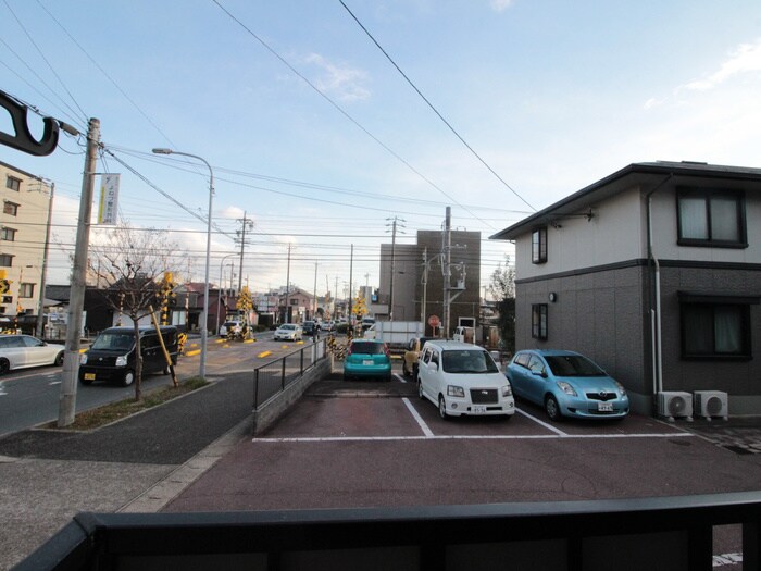 物件内観写真20　(室内からの展望)