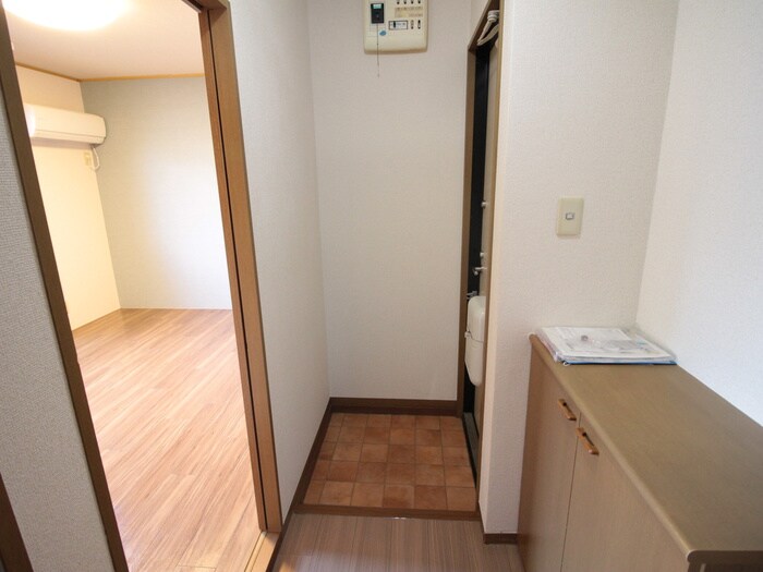 物件内観写真22　(玄関)