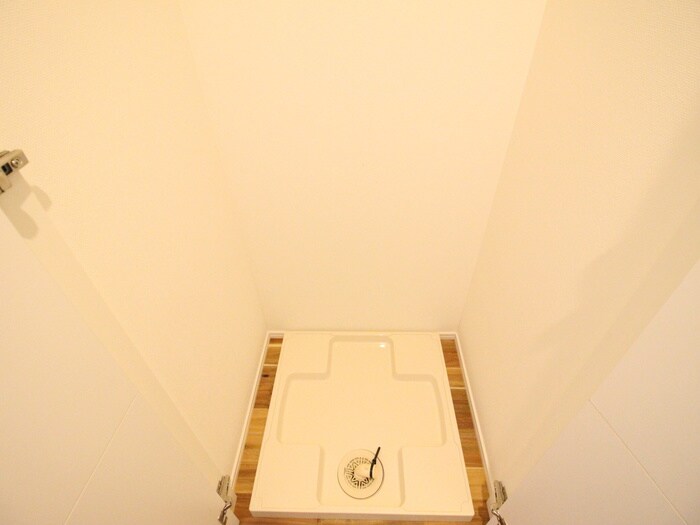 物件内観写真12　(洗濯機置場)