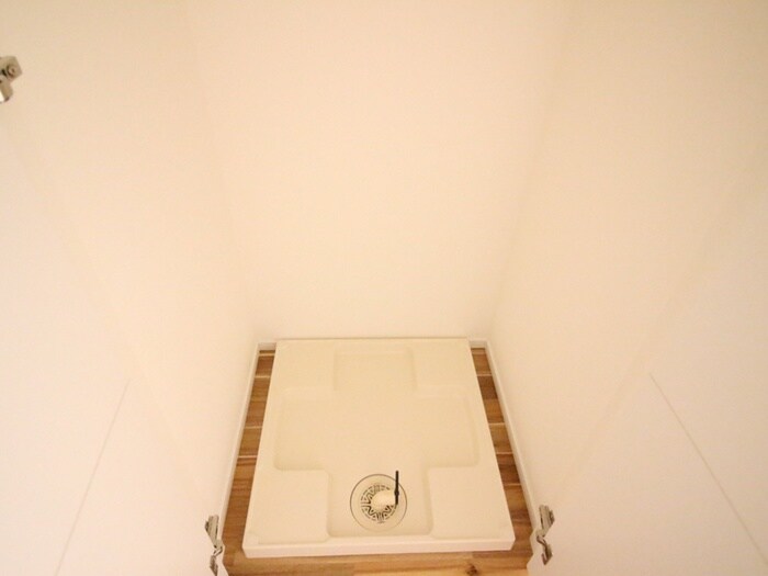 物件内観写真13　(洗濯機置場)