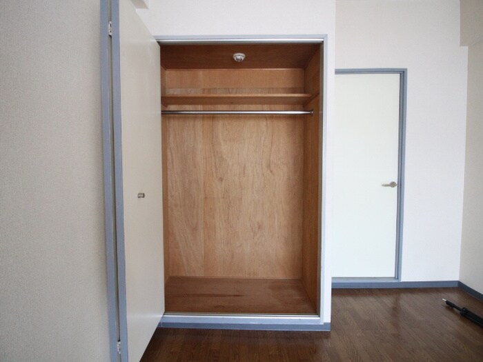 物件内観写真12　(収納)