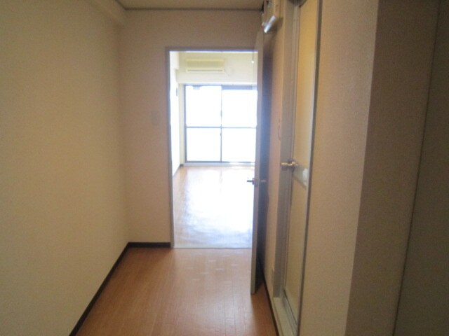 物件内観写真13　(廊下)