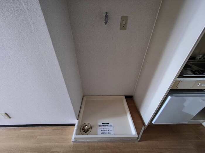 物件内観写真15　(洗濯機置場)