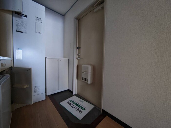 物件内観写真16　(玄関)