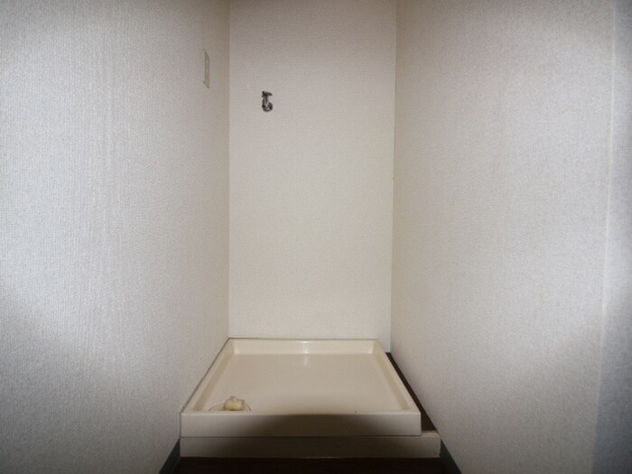 物件内観写真17　(洗濯機置場)