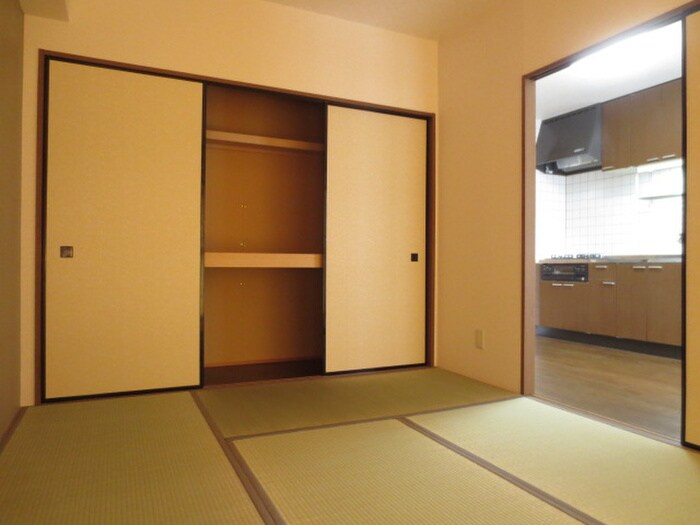 物件内観写真9　(居室)