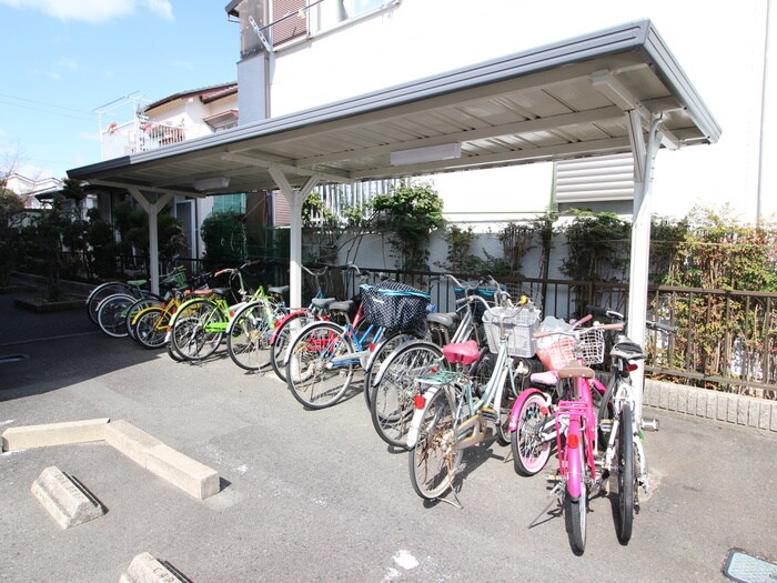 物件外観写真3　(駐輪場)