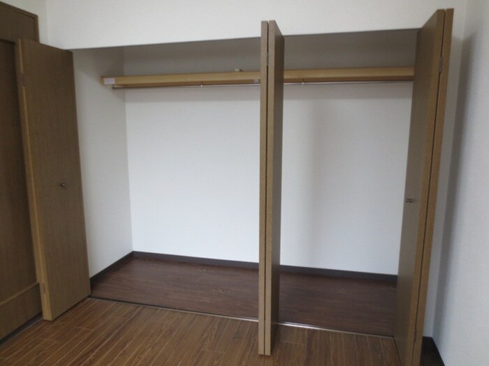 物件内観写真12　(収納)