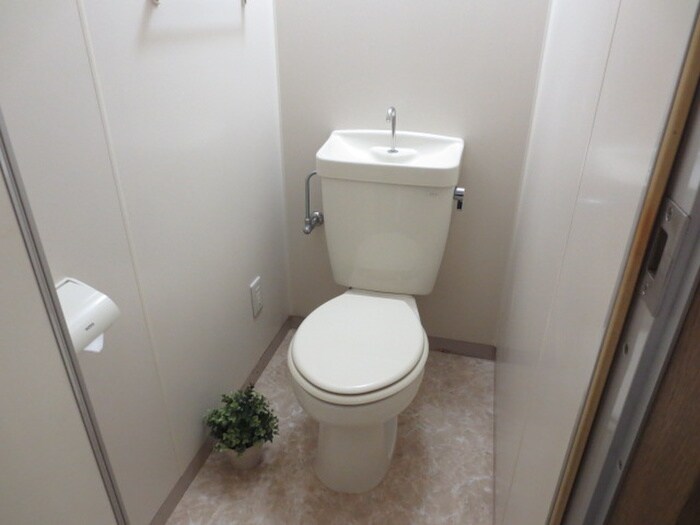 物件内観写真14　(トイレ)