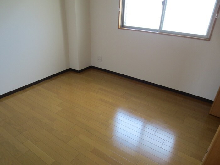 物件内観写真4　(居室)