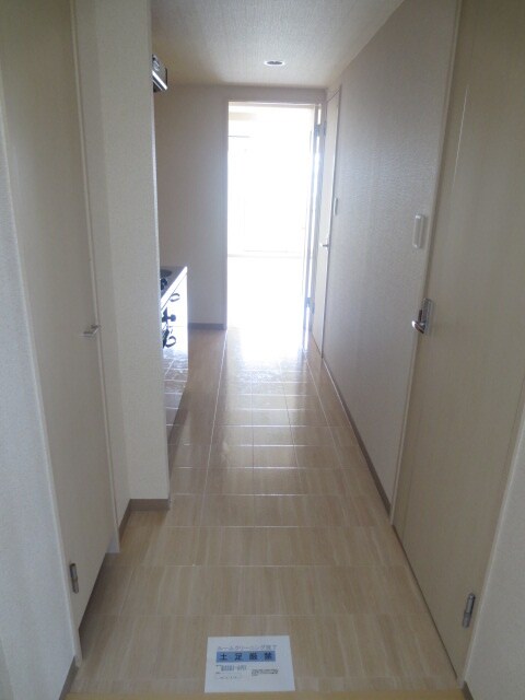 物件内観写真11　(廊下)