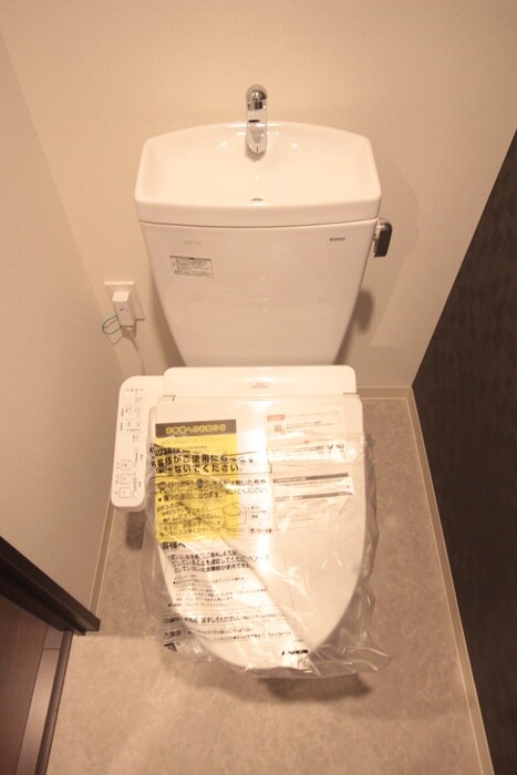 物件内観写真8　(トイレ)