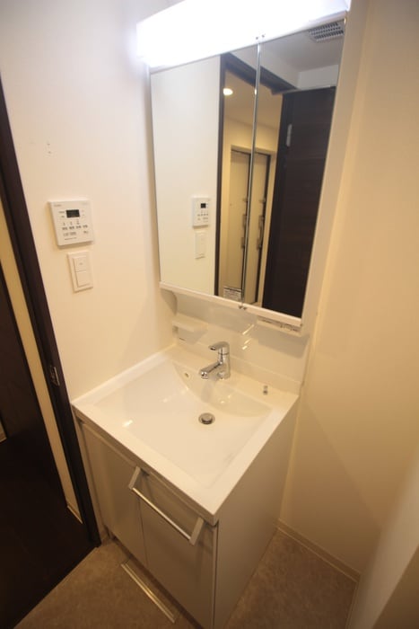 物件内観写真9　(洗面)