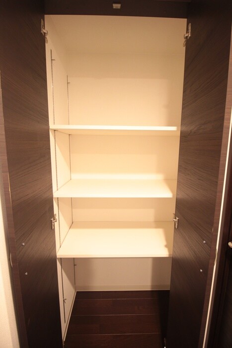 物件内観写真18　(収納)