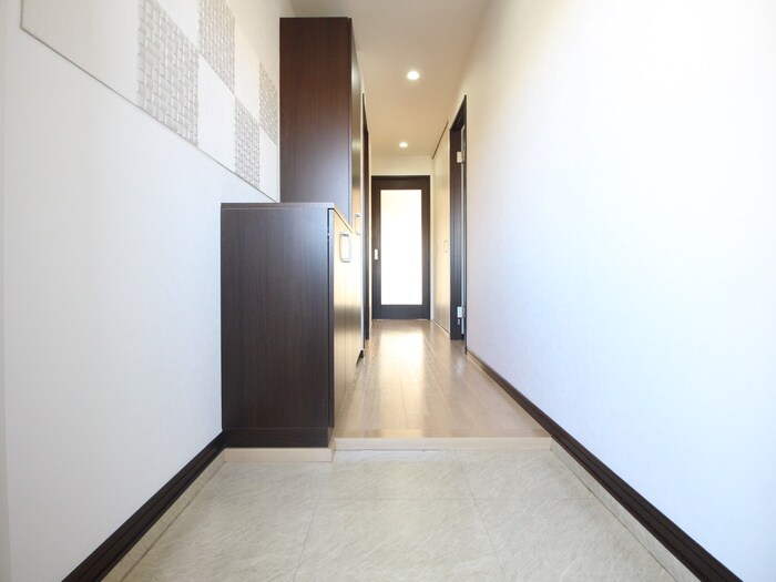 物件内観写真16　(玄関)