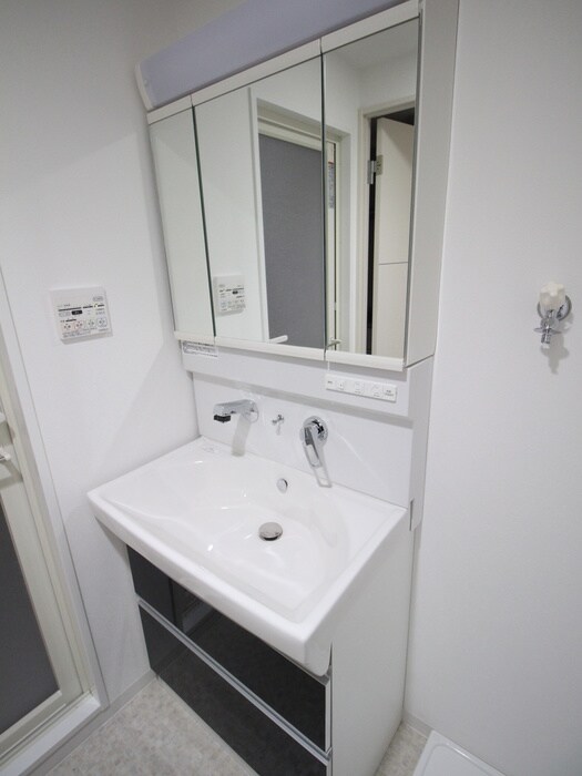 物件内観写真7　(洗面)