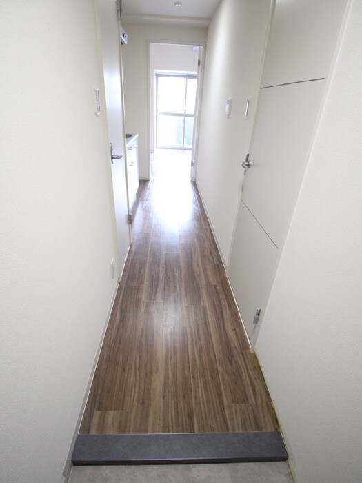 物件内観写真7　(玄関)