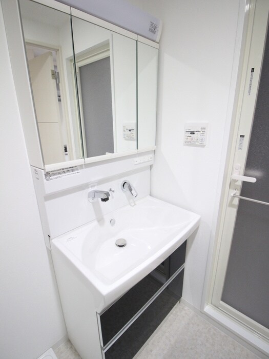 物件内観写真8　(洗面)