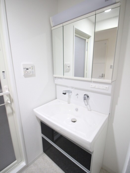 物件内観写真8　(洗面)