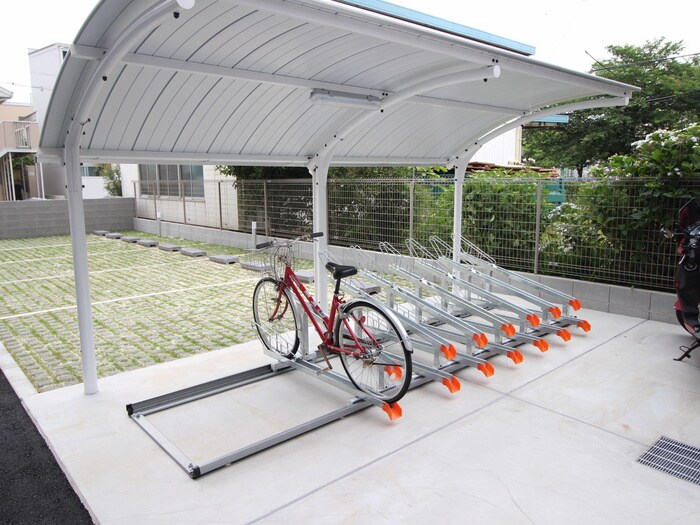 物件外観写真5　(駐輪場)