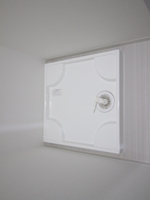 物件内観写真13　(洗濯機置場)