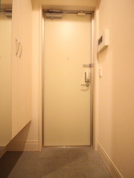 物件内観写真15　(玄関)