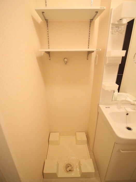 物件内観写真17　(洗濯機置場)