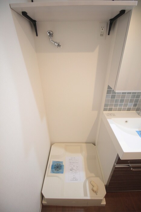 物件内観写真10　(洗濯機置場)