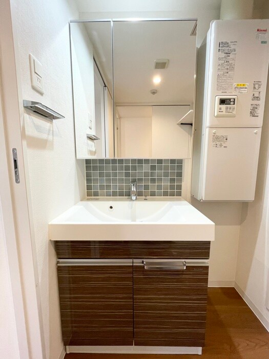 物件内観写真11　(洗面)