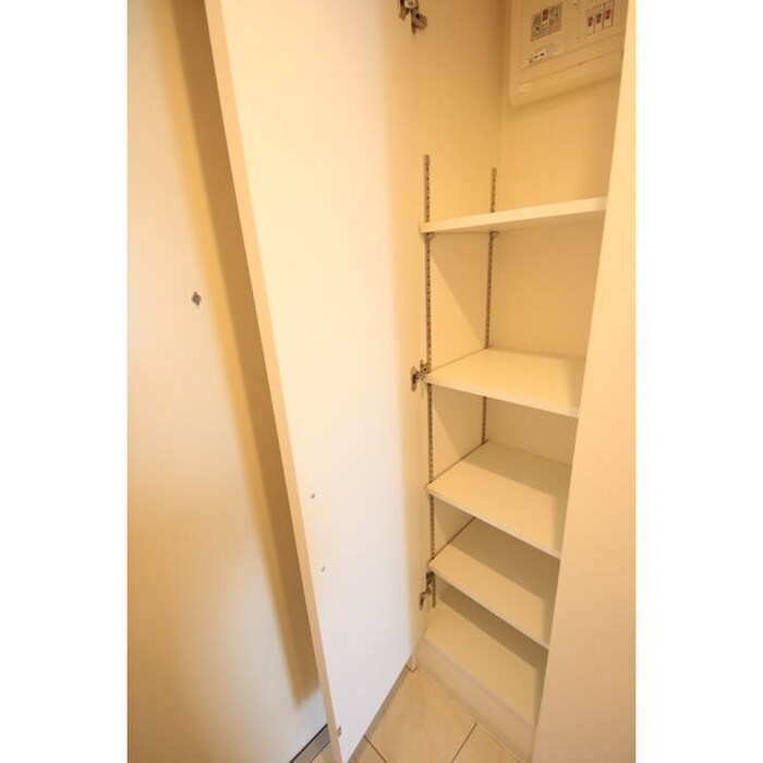 物件内観写真14　(靴箱)