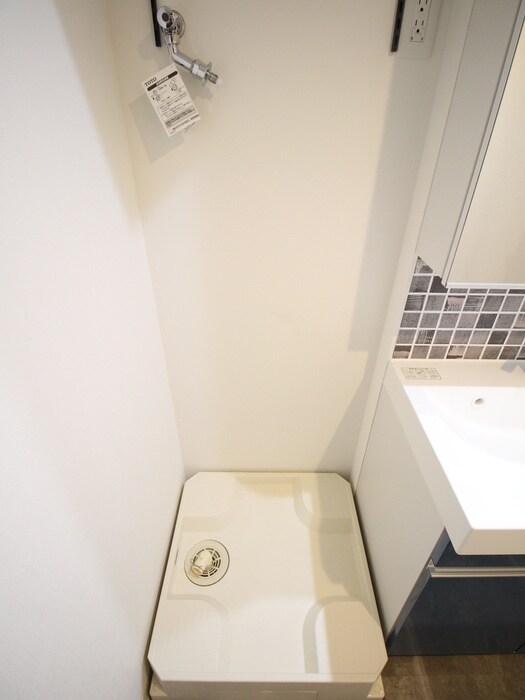 物件内観写真15　(洗濯機置場)