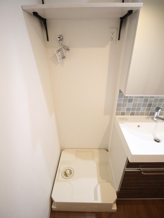 物件内観写真16　(洗濯機置場)